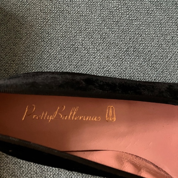 Pretty Ballerinas, black suede with tiger - Picture 2 of 3